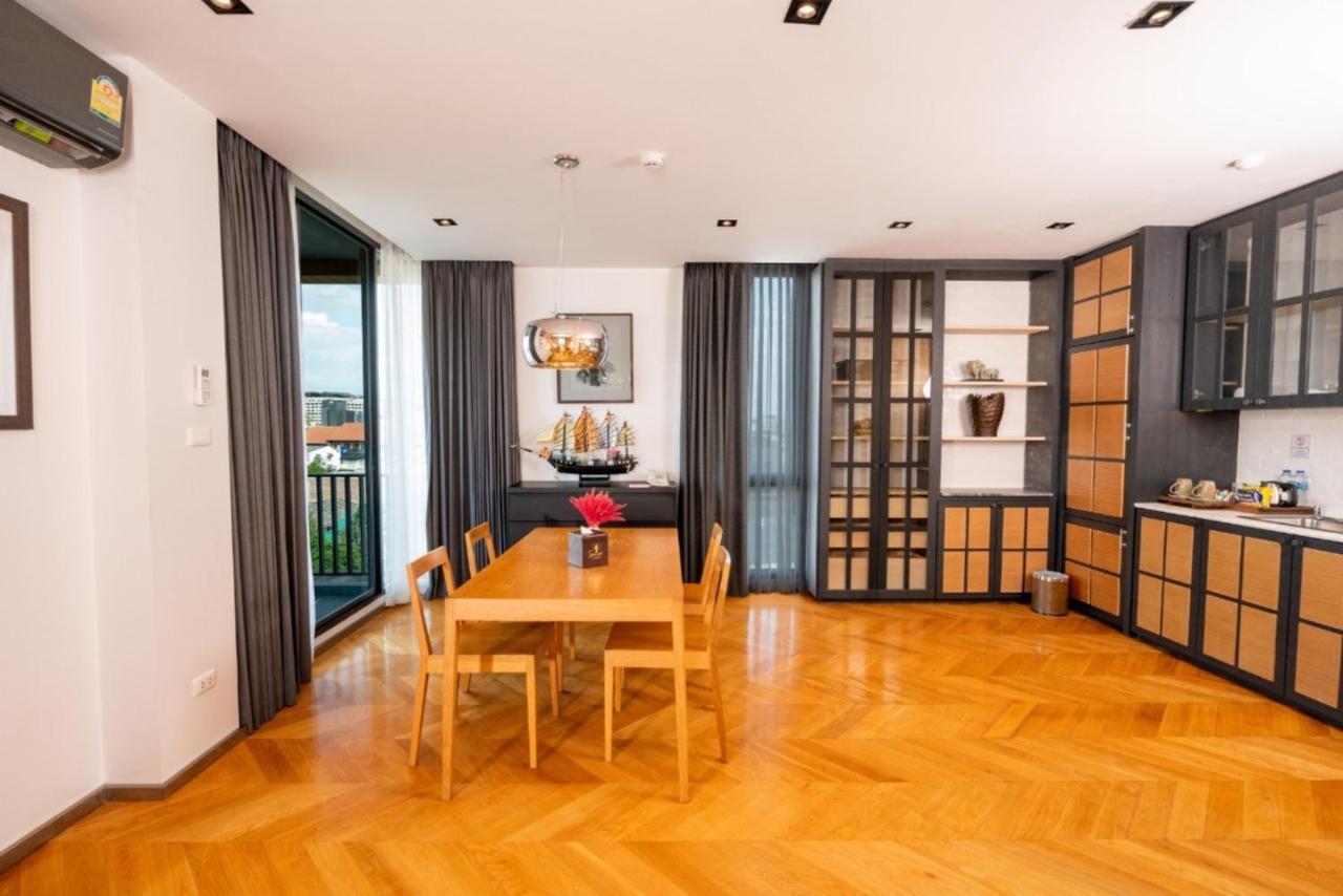 Sanae Signature Suite