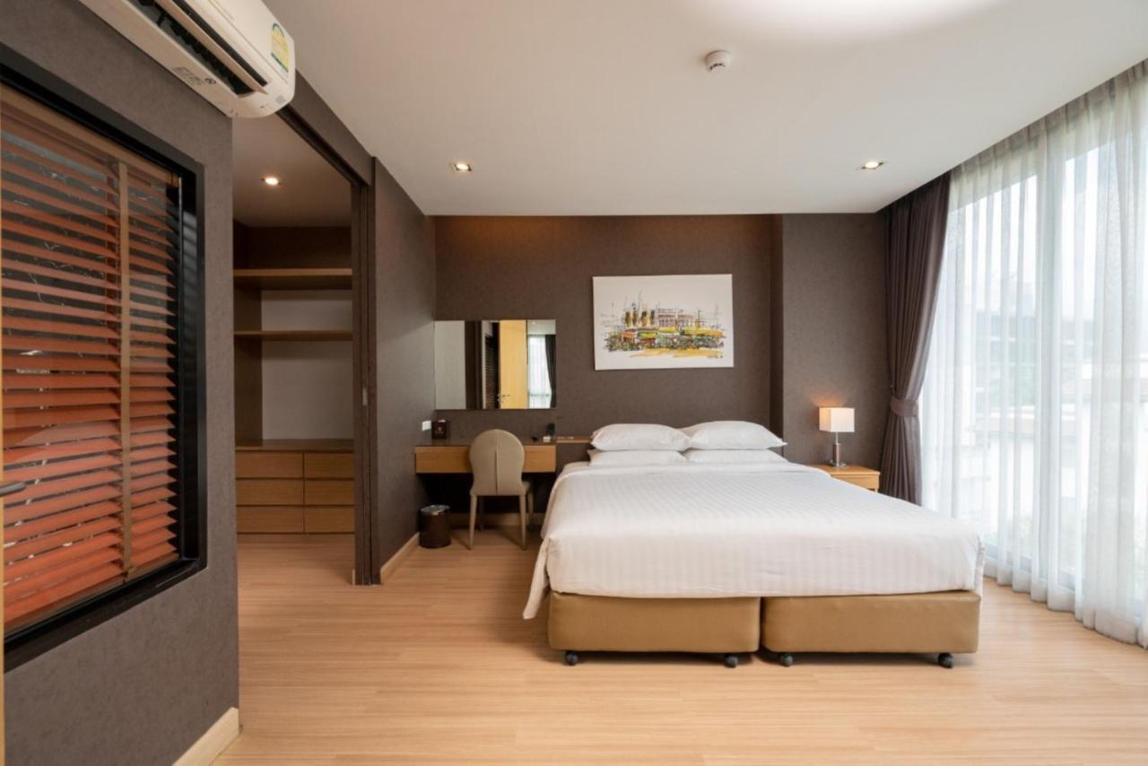 Executive Suite King bed