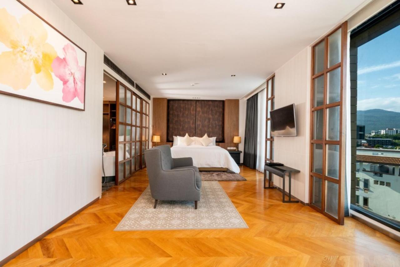 Sanae Signature Suite