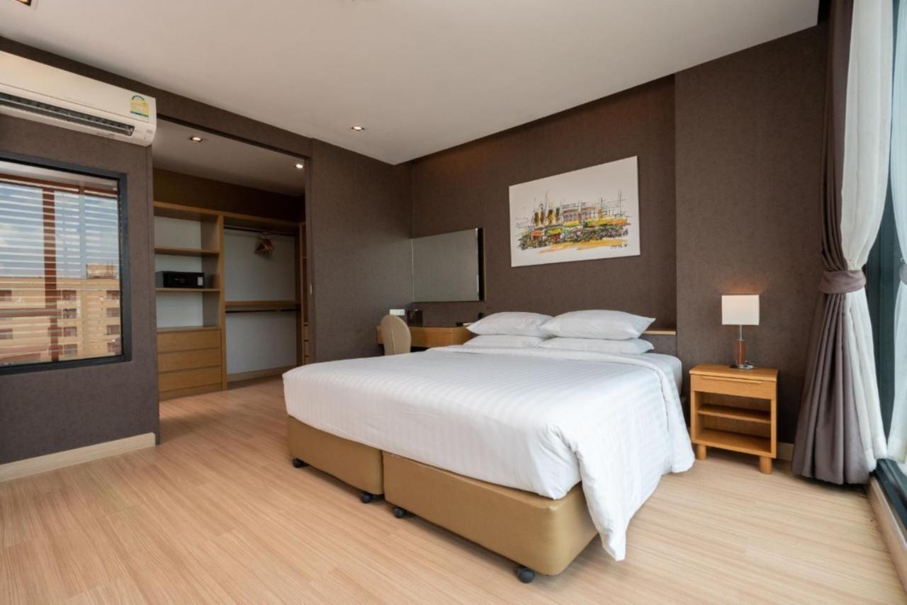 Executive Suite King bed