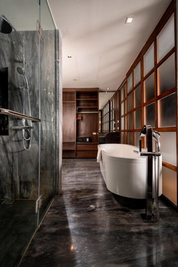 Sanae Signature Suite