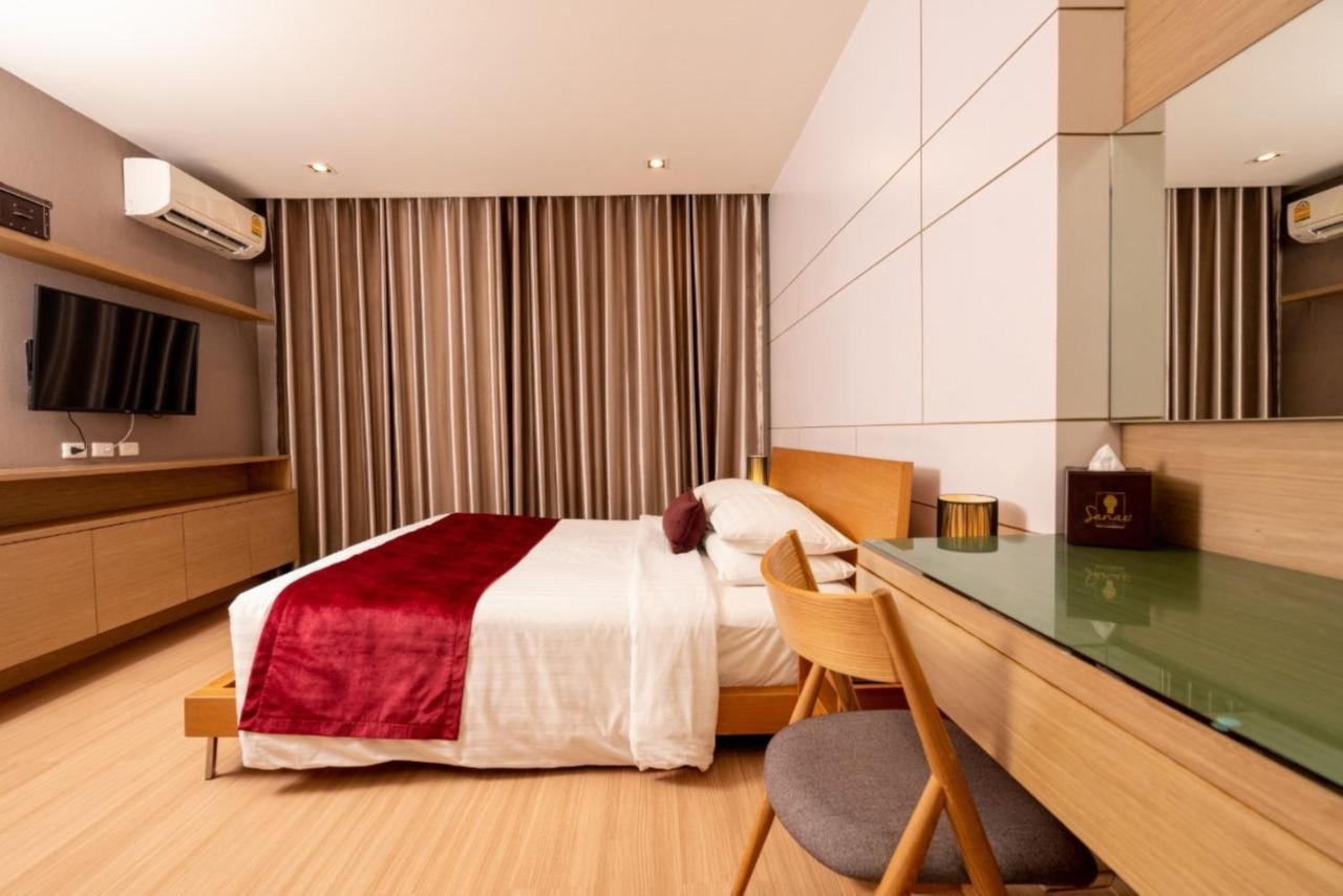 Junior Suite King bed ground floor no window & Balcony